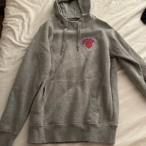 New York Knicks Hoodie, Men’s Medium, Antigua brand, gray, NBA approved
